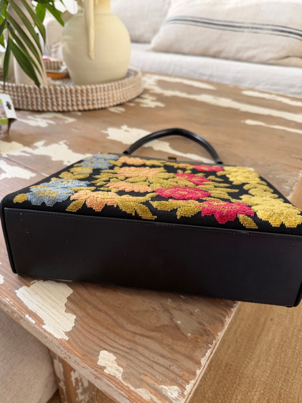 Vintage Black Needlepoint Floral Shoulder Bag with Multicolor Embroidery - Picture 5 of 7